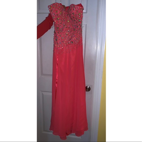 ✨PROM DRESS✨ - Picture 2 of 3